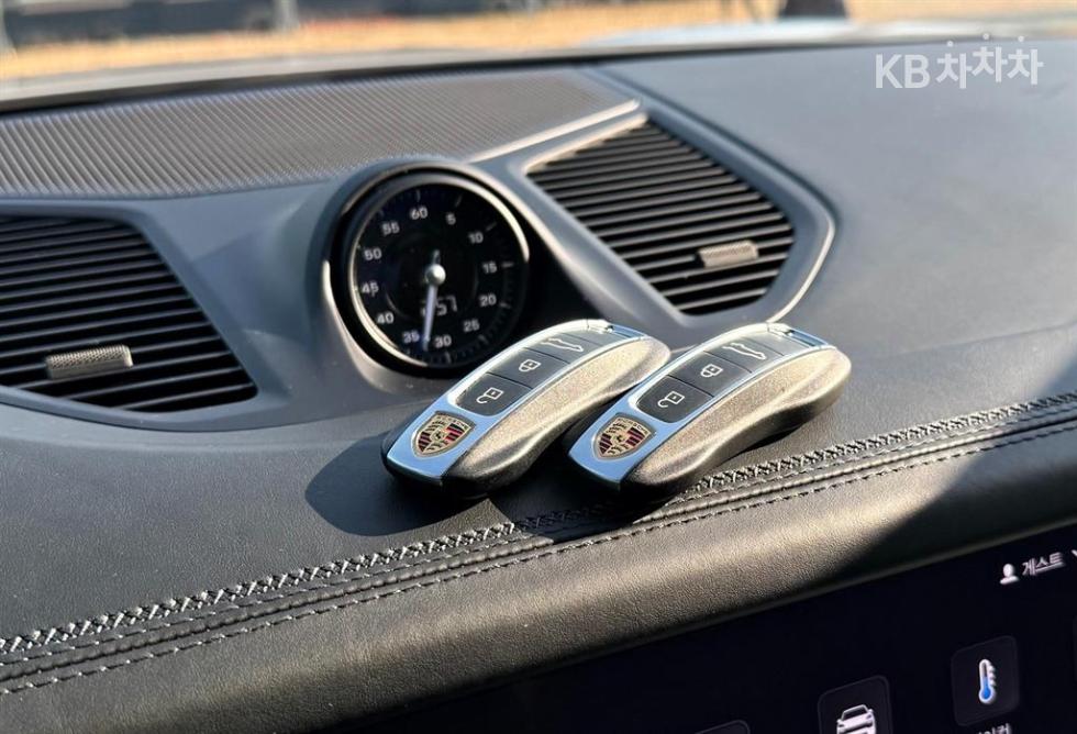 Porsche Cayenne — miniaturë 10