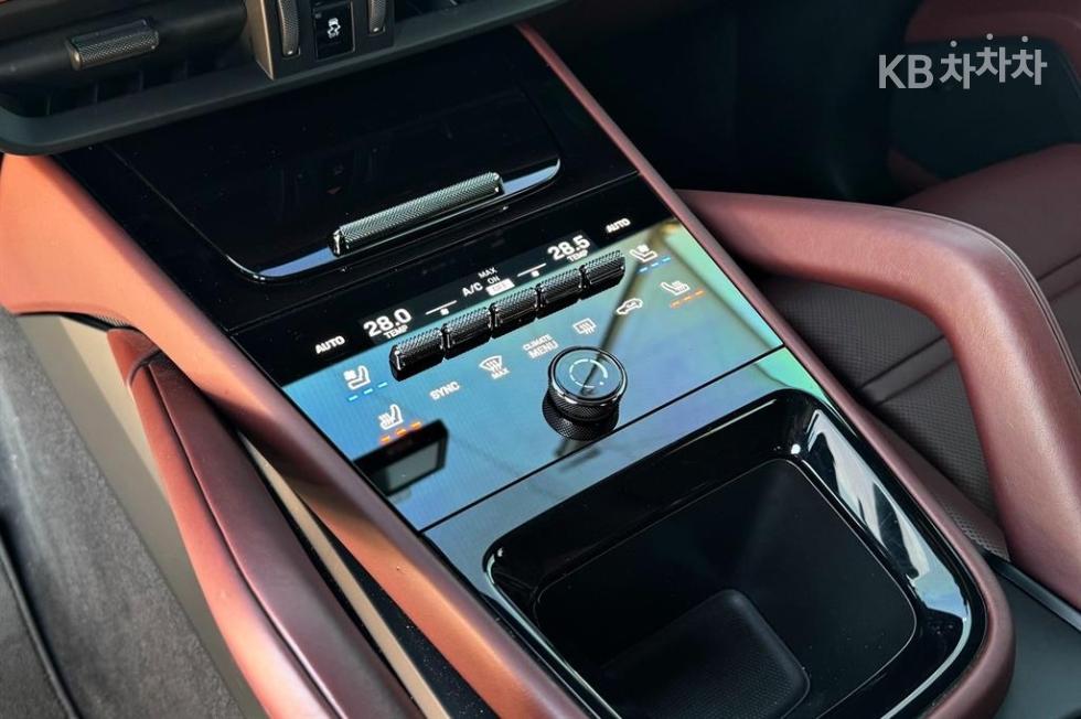 Porsche Cayenne — miniaturë 13