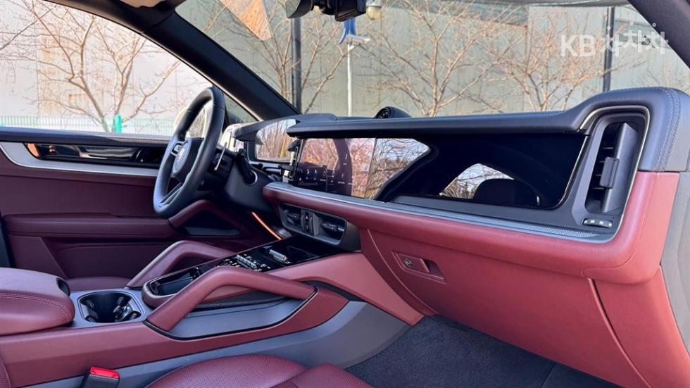 2023 Porsche (9Y0) photo