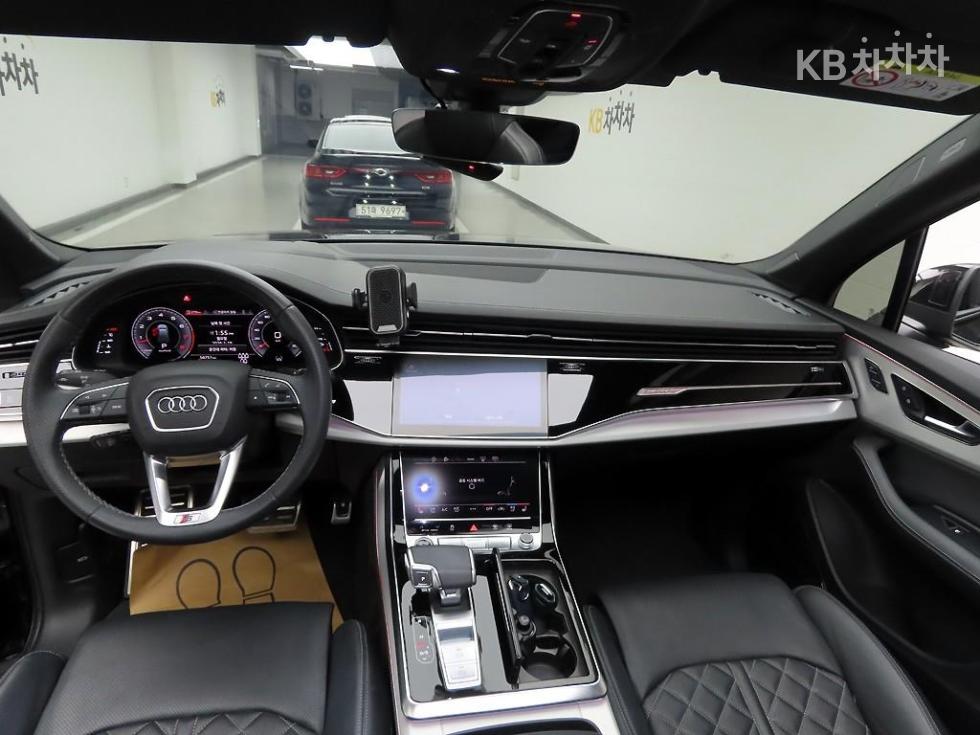 2023 - audi q7