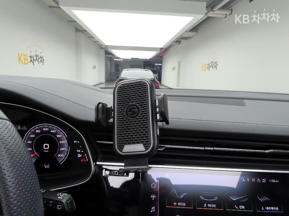 2023 - audi q7