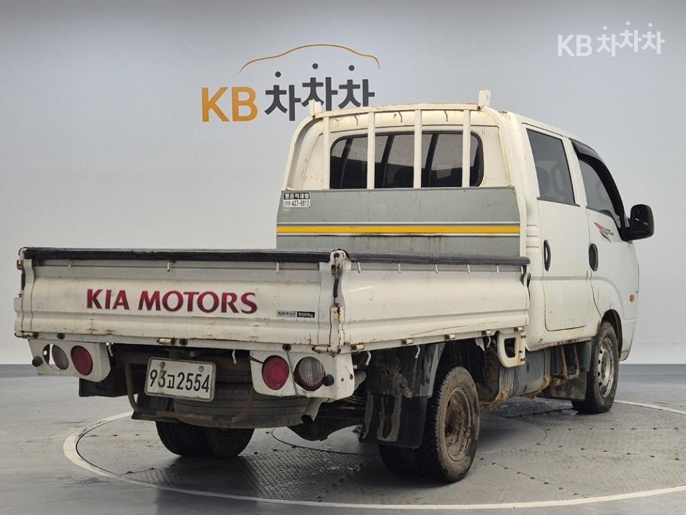 2011 - kia bongo iii