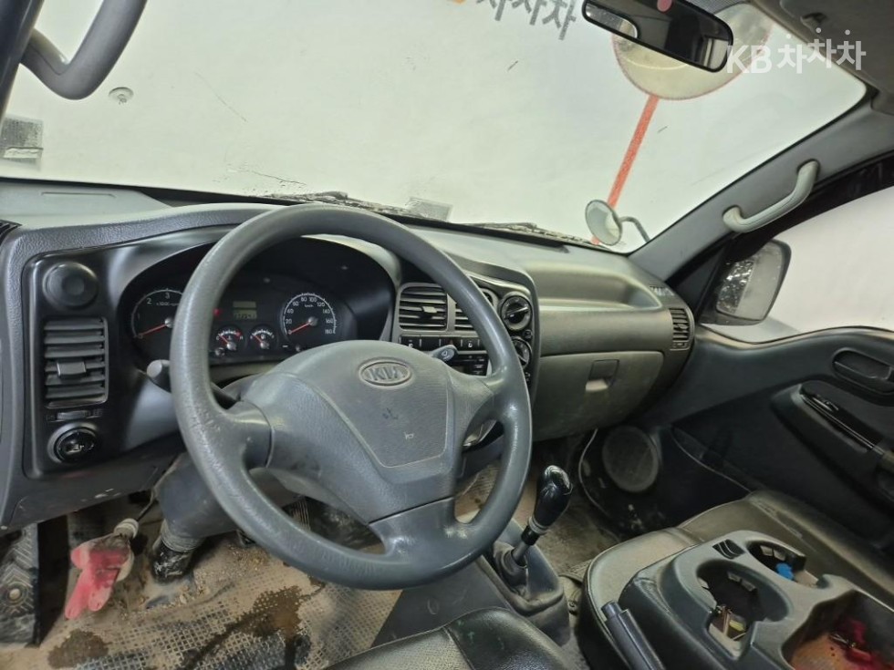 2011 - kia bongo iii