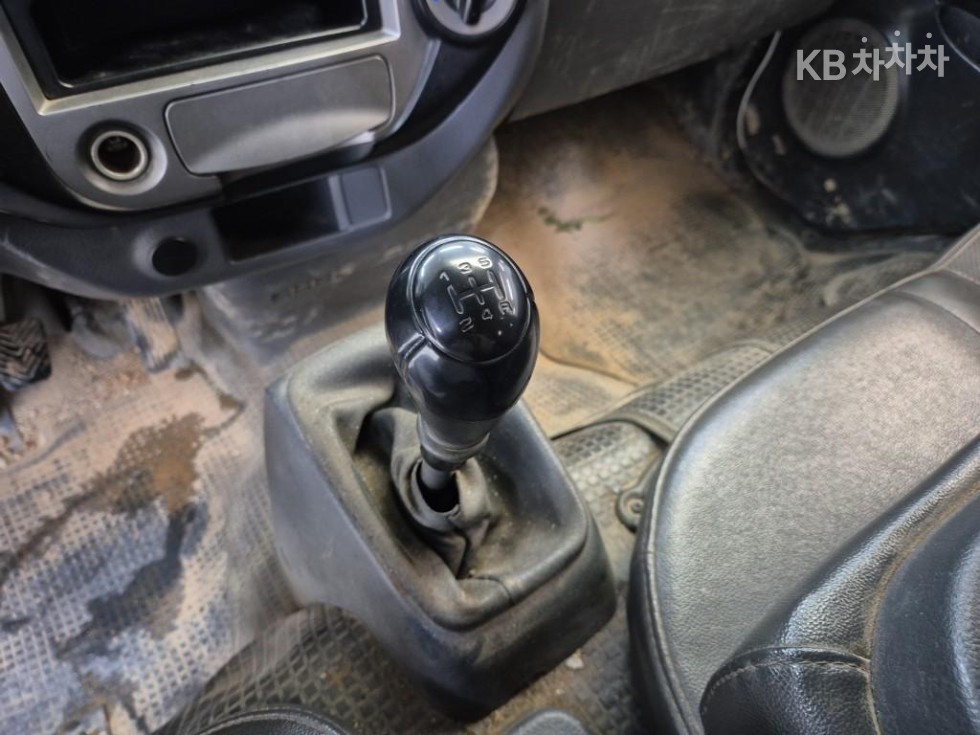 2011 - kia bongo iii