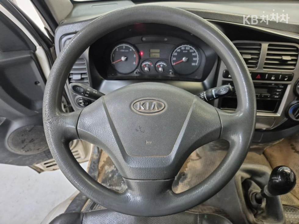 2011 - kia bongo iii