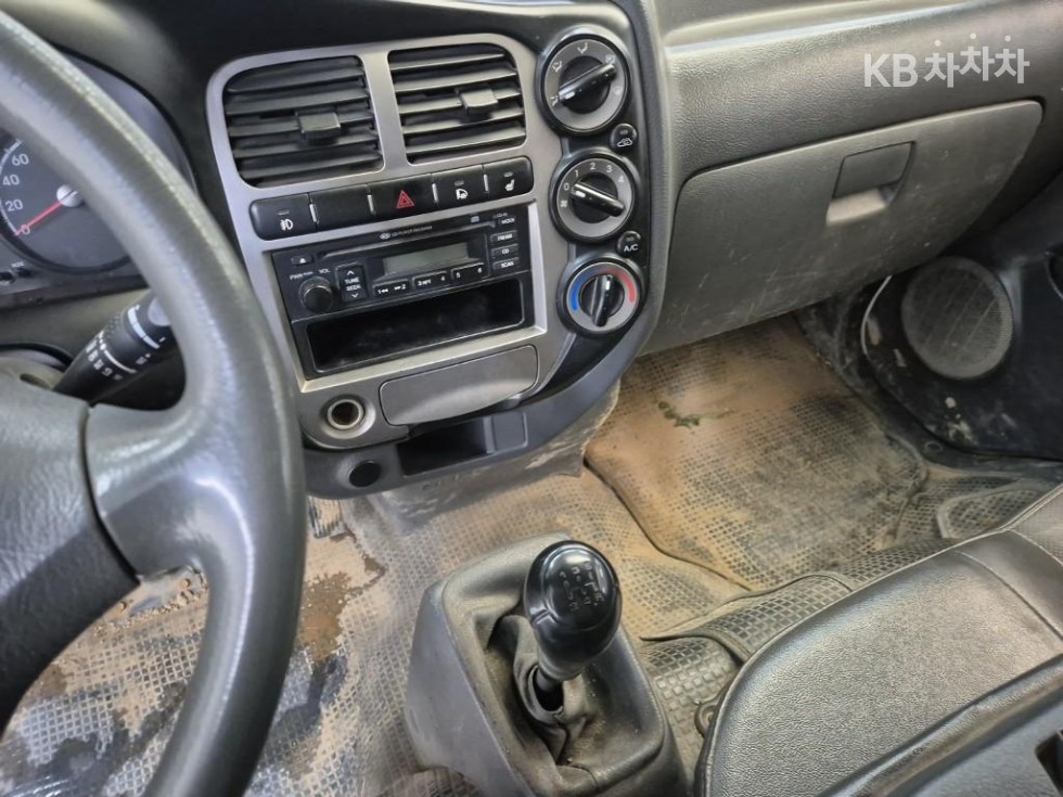2011 - kia bongo iii