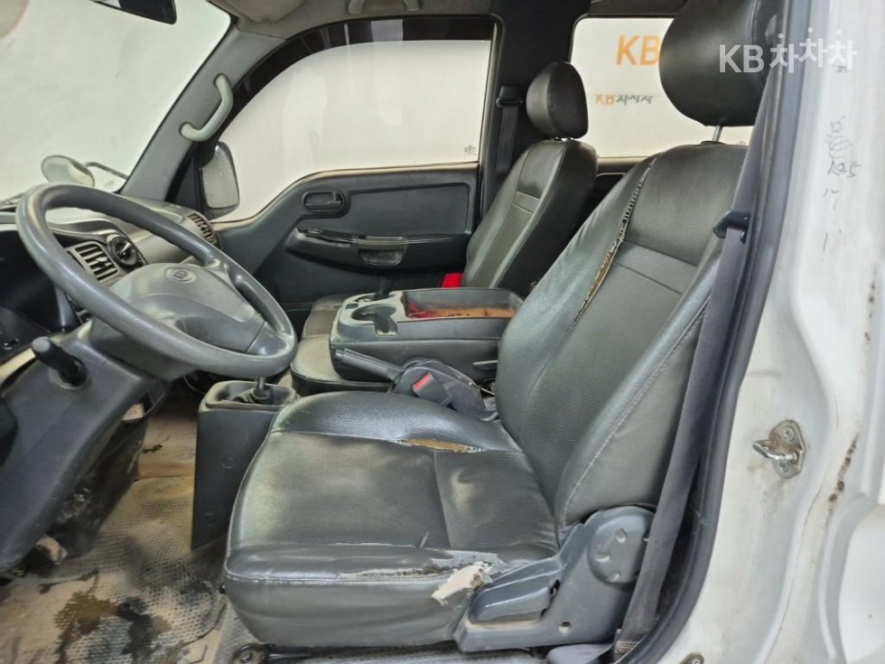 2011 - kia bongo iii
