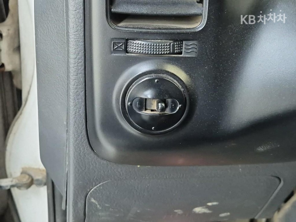 2011 - kia bongo iii