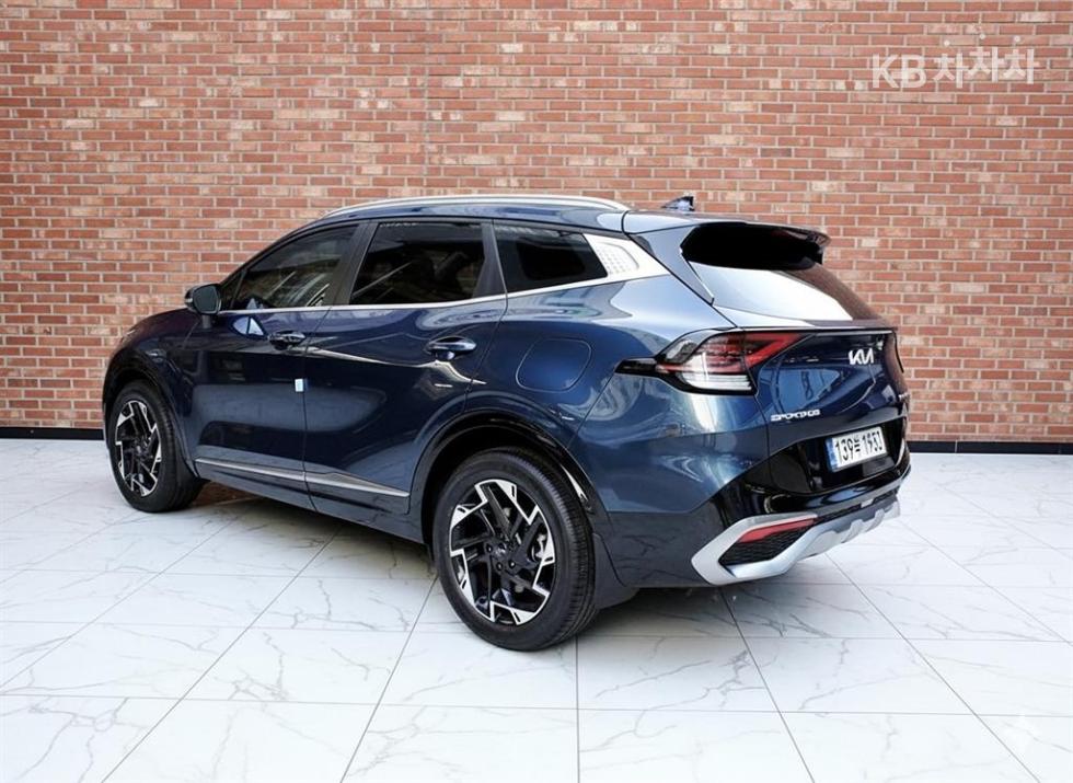 2023 - kia sportage