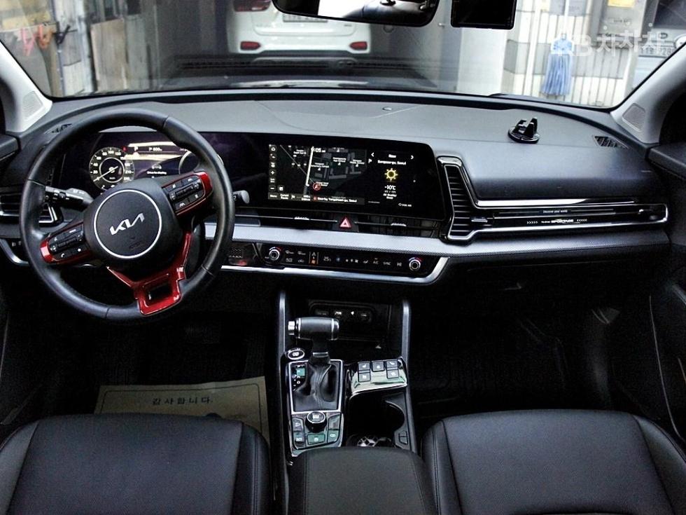 2023 - kia sportage