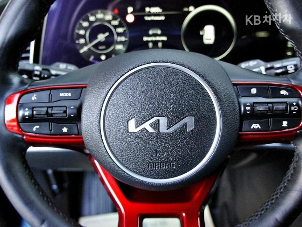 2023 - kia sportage
