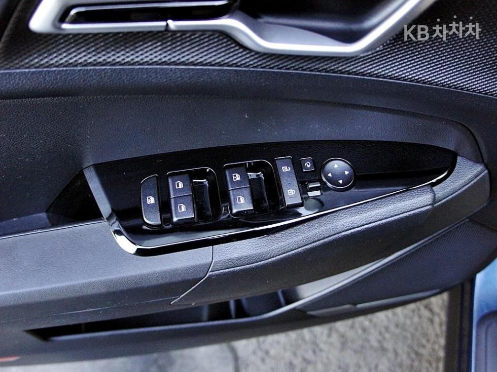 2023 - kia sportage