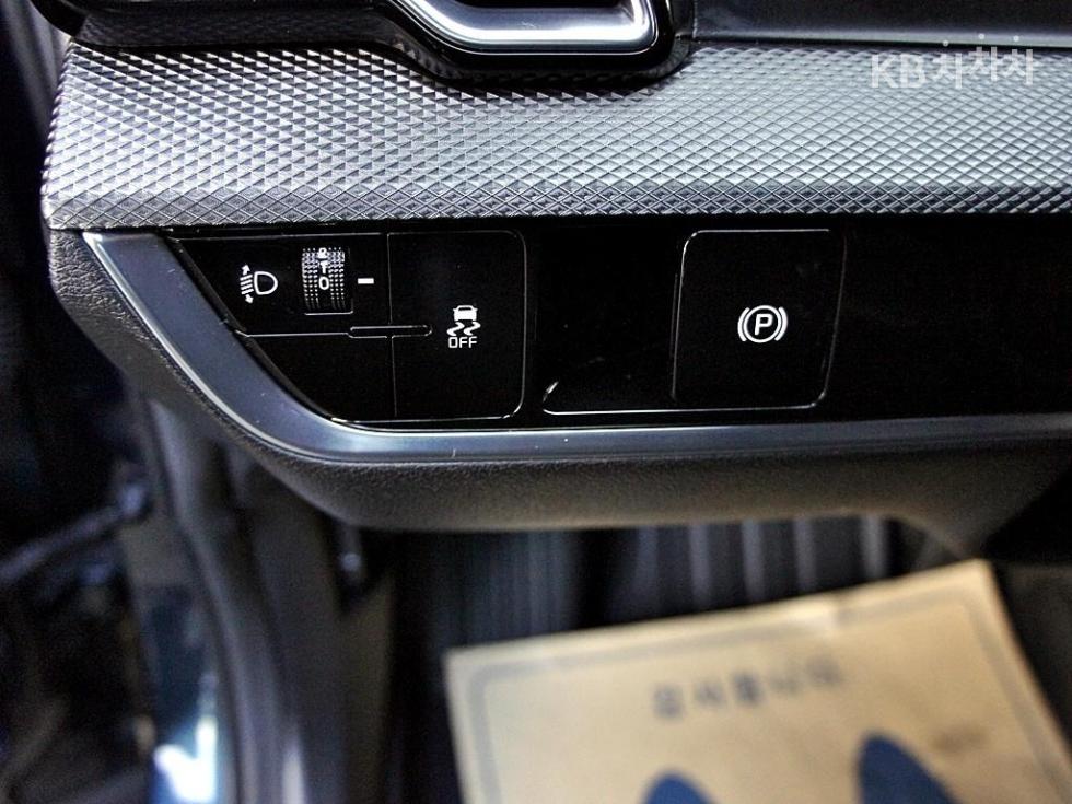 2023 - kia sportage