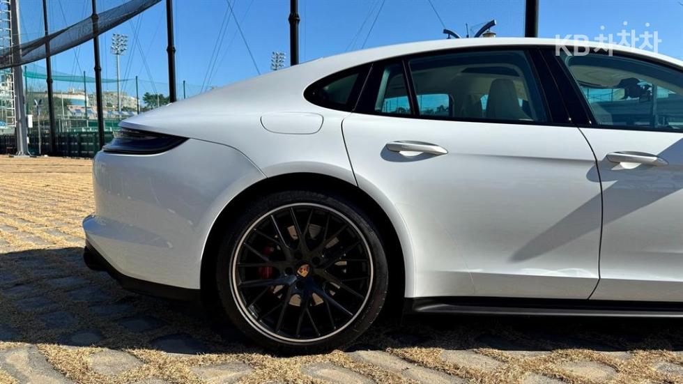 2022 Porsche (971) photo