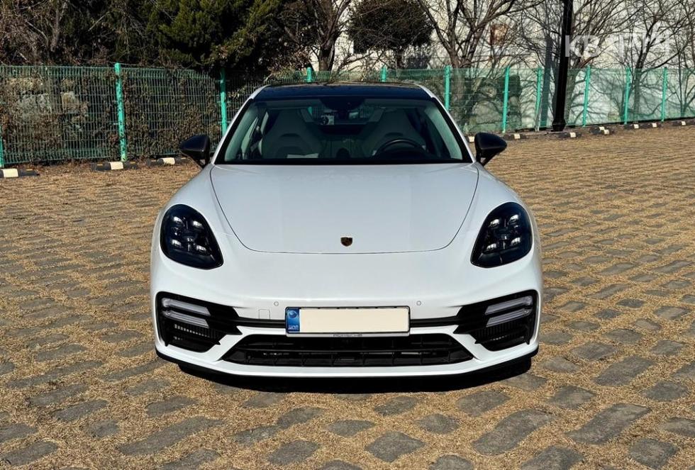 2022 Porsche (971) photo