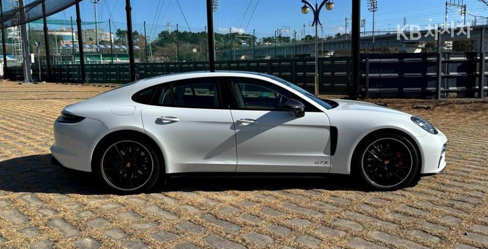 2022 Porsche (971) photo