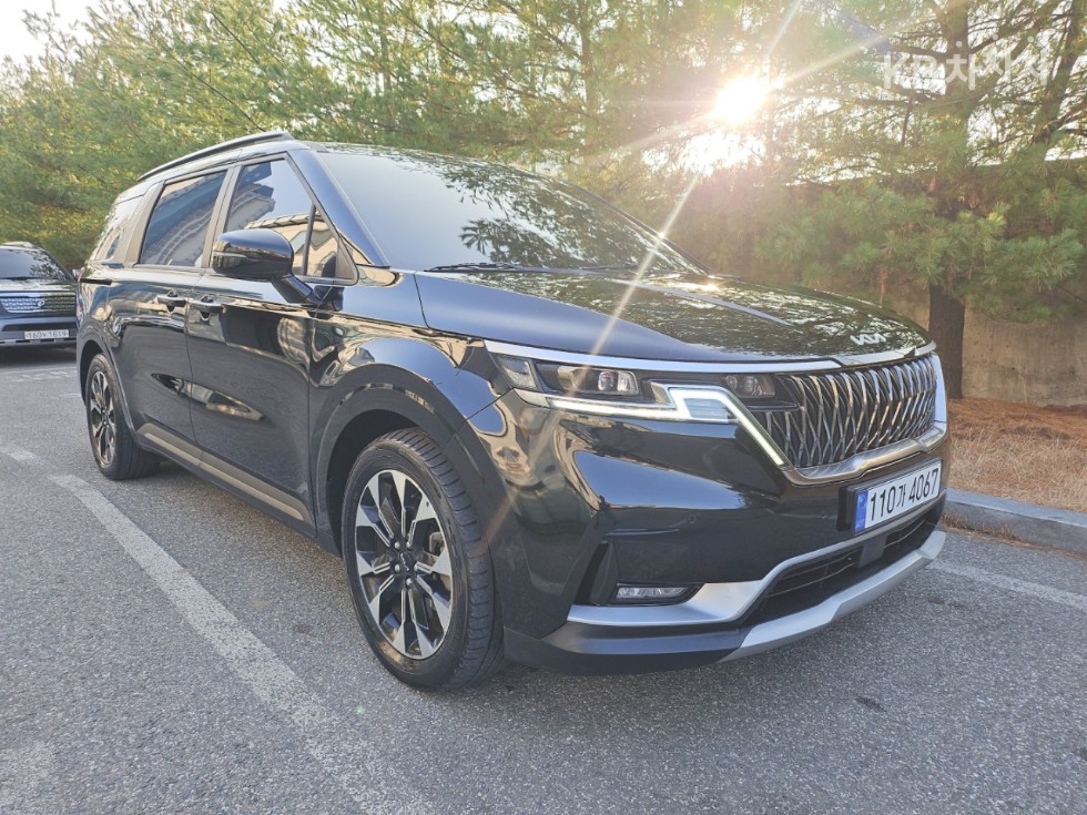 2023 - kia carnival