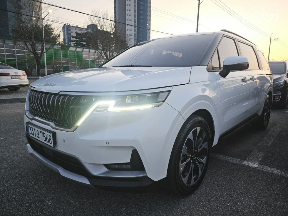 2023 - kia carnival