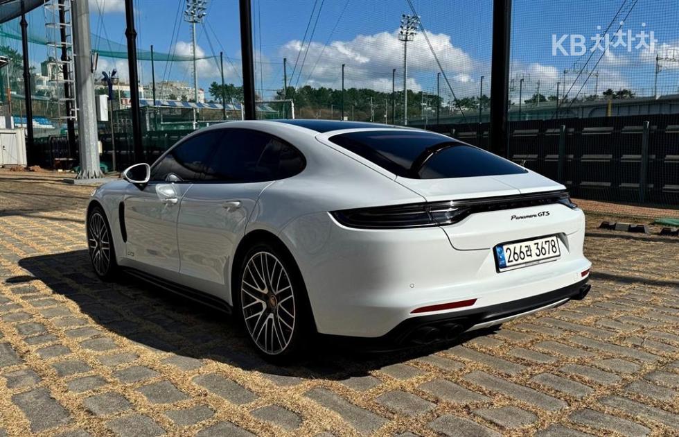 2022 Porsche (971) photo