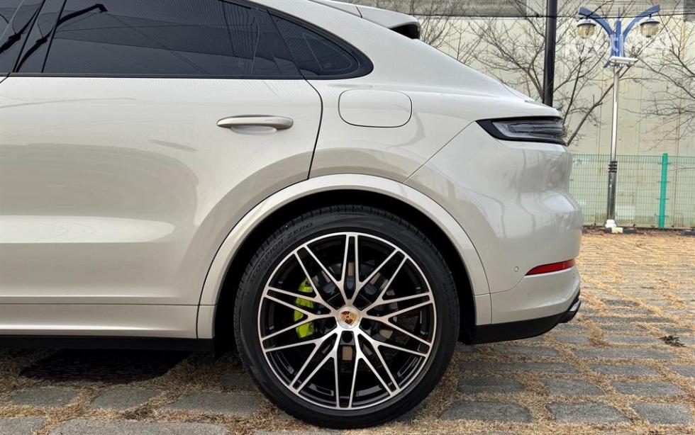 Porsche Cayenne — miniaturë 6