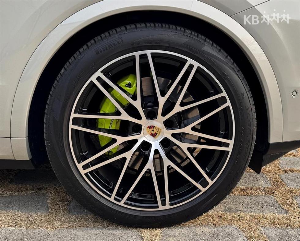 Porsche Cayenne — miniaturë 7