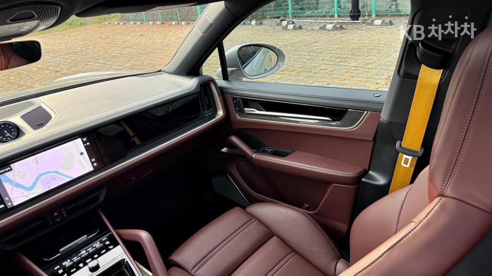 Porsche Cayenne — miniaturë 12