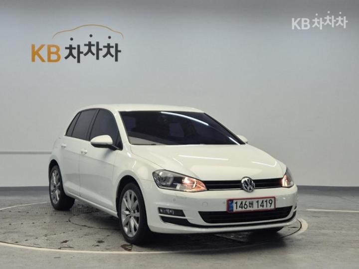 Volkswagen Golf 1.6 TDI BlueMotion MK7 5