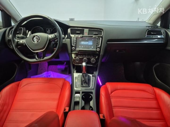 Volkswagen Golf 1.6 TDI BlueMotion MK7 8