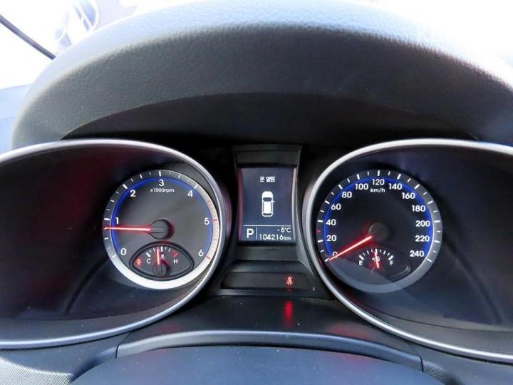 Hyundai Maxcruz Diesel e-VGT 2.2 2WD Exclusive Base Type 10