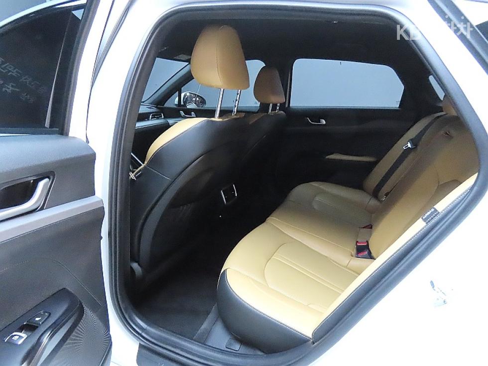 2021 - kia k5