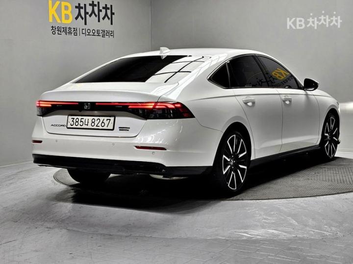 Honda Accord 2.0 HEV Touring 5