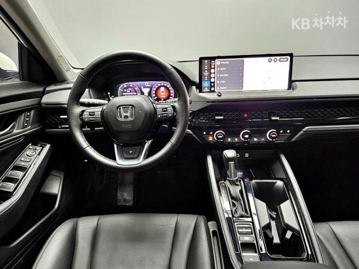 Honda Accord 2.0 HEV Touring 8