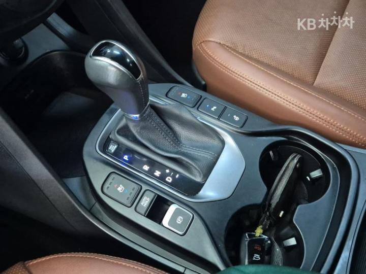 Hyundai Maxcruz Diesel e-VGT 2.2 2WD Exclusive Special 9