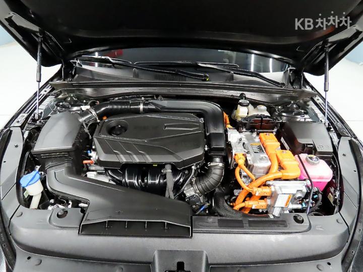 Kia K5 Hybrid 2.0 HEV Noblesse 7