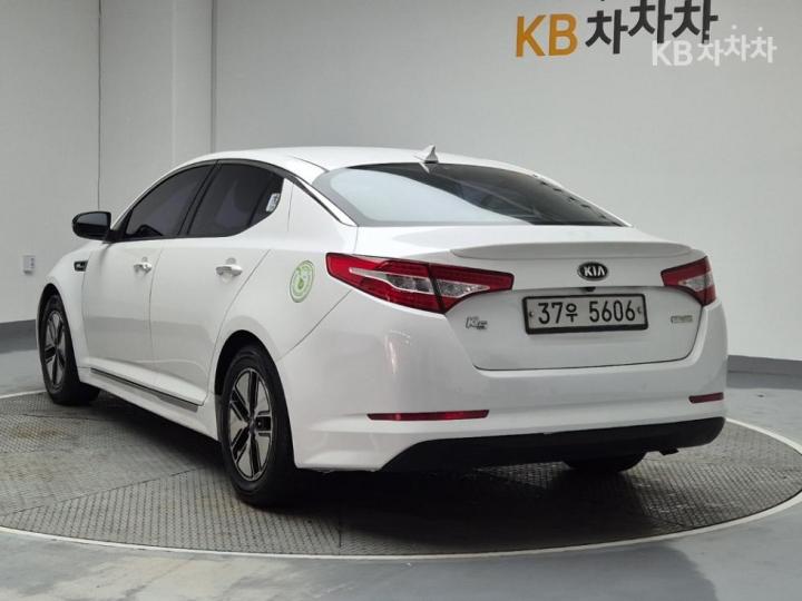 Kia K5 Hybrid Luxury 3