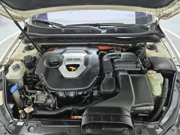 Kia K5 Hybrid Luxury 6