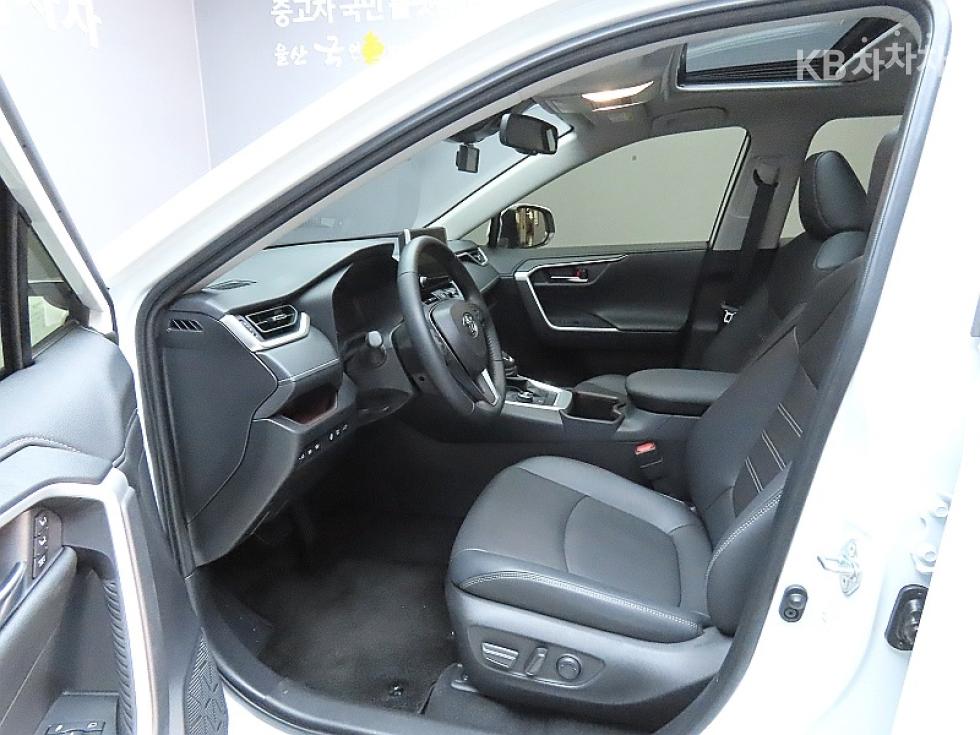 2025 - toyota rav4