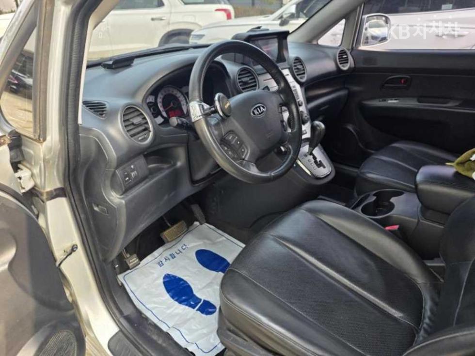 2010 - kia carens