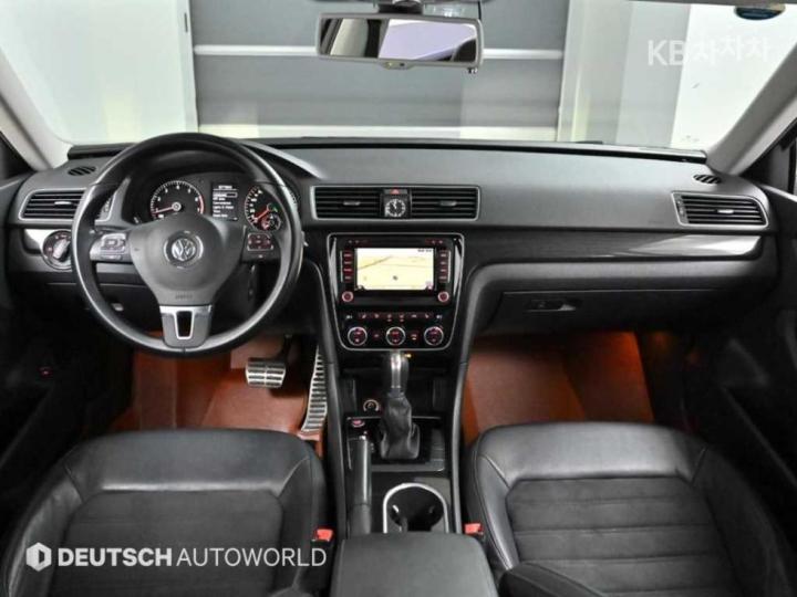 Volkswagen Passat 1.8 TSI Sport 8