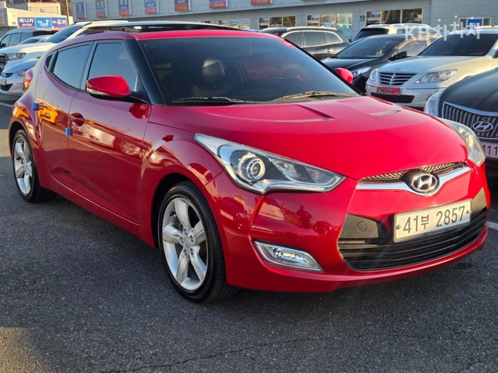 2012 - hyundai veloster