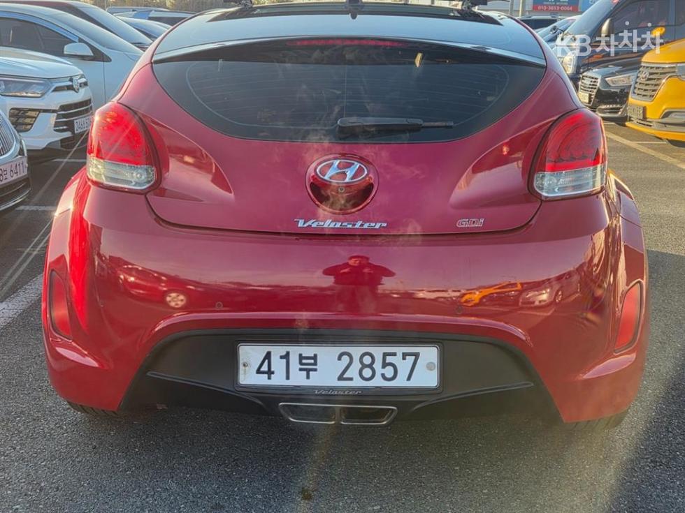 2012 - hyundai veloster