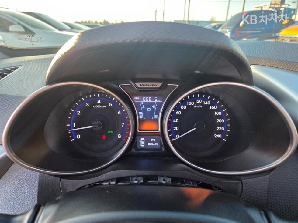 2012 - hyundai veloster