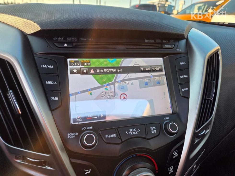 2012 - hyundai veloster