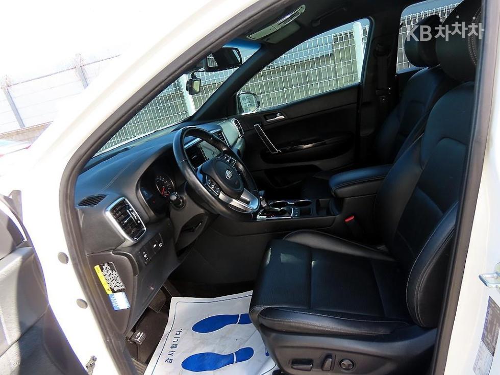 2020 - kia sportage