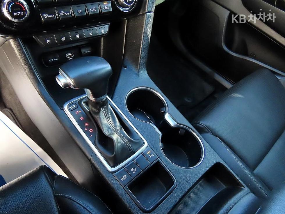 2020 - kia sportage