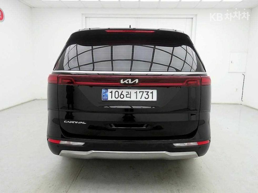 2022 - kia carnival