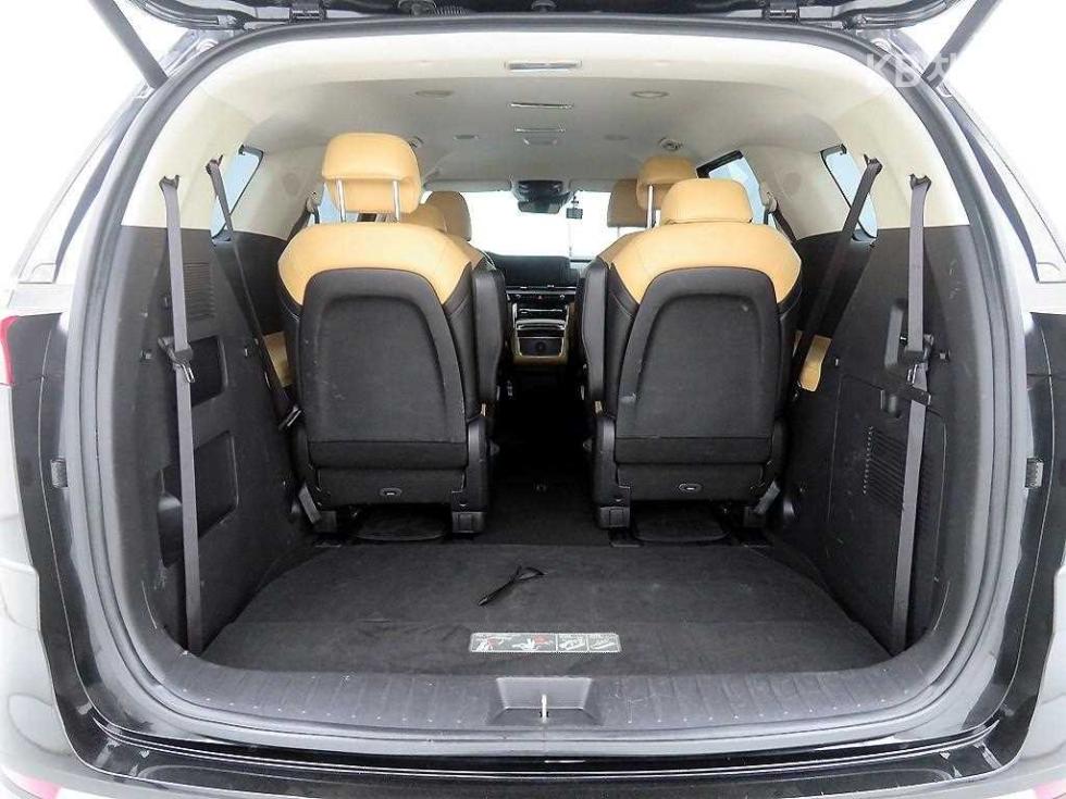 2022 - kia carnival
