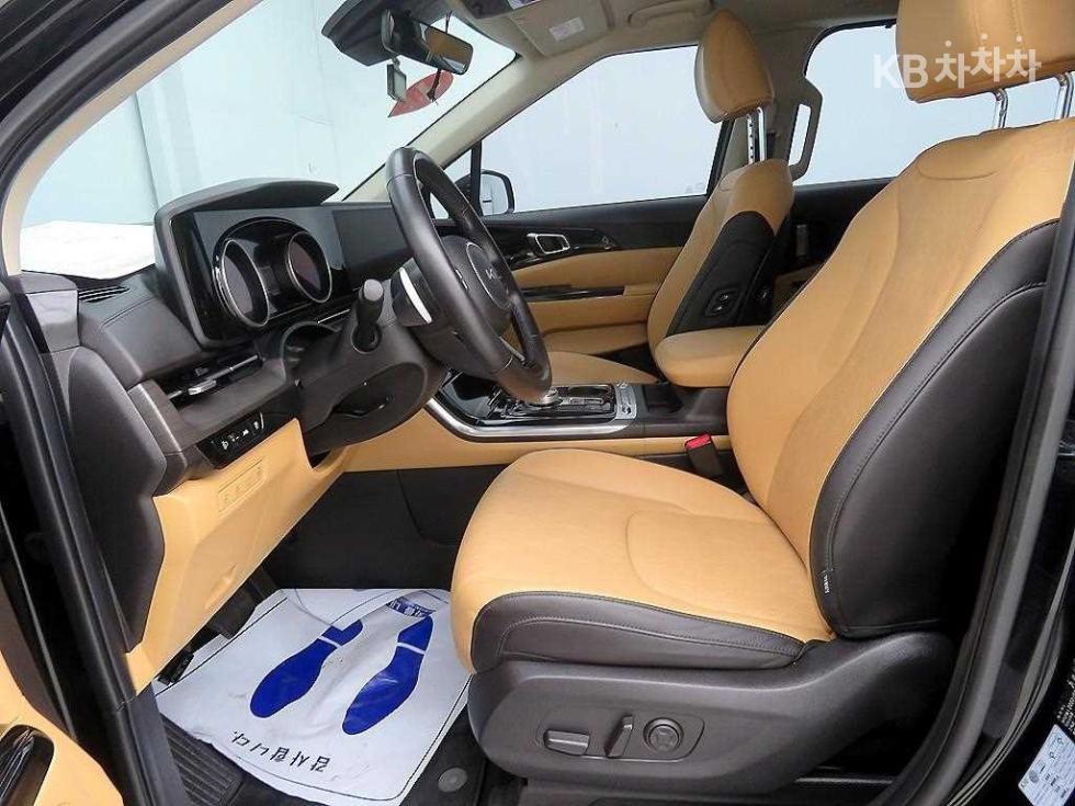 2022 - kia carnival