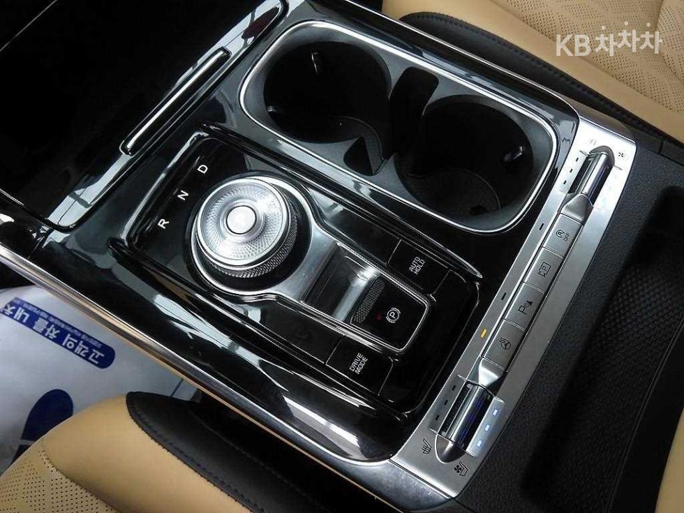 2022 - kia carnival