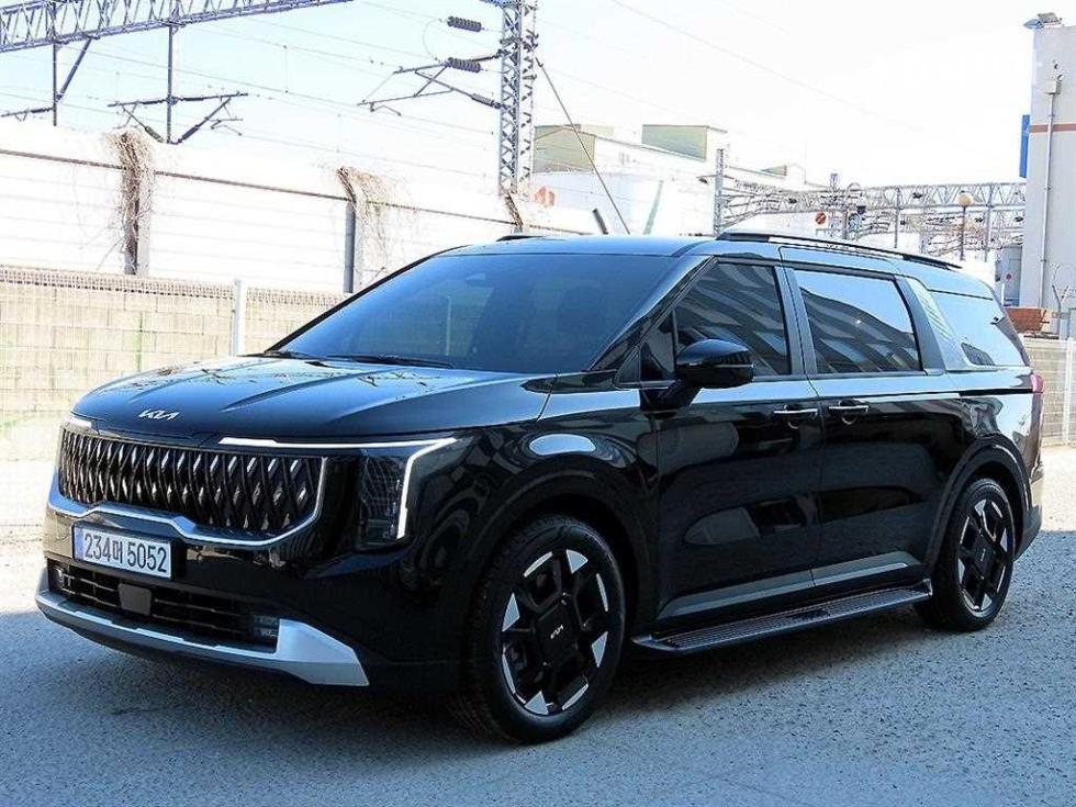 2025 - kia carnival